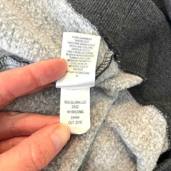 Freshman Sweatshirt Womens Small Gray Purple Velvet Chevron Y2K Dark Goth - Picture 10 of 10